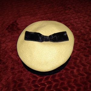 Vintage beret hat with blue ribben